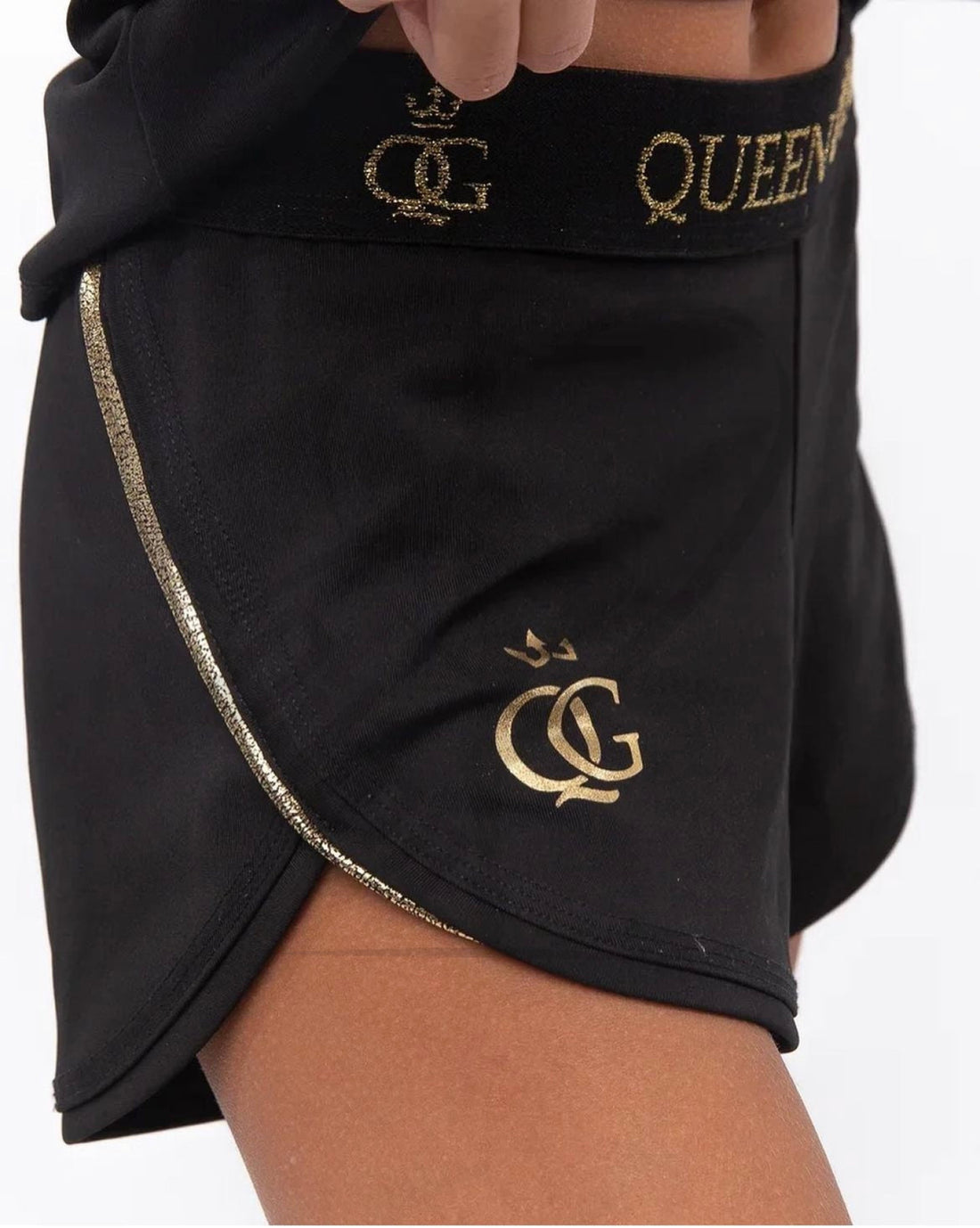 Queen Shorts Short Black In Gold Side Edge / 116Cm (4-5Years)